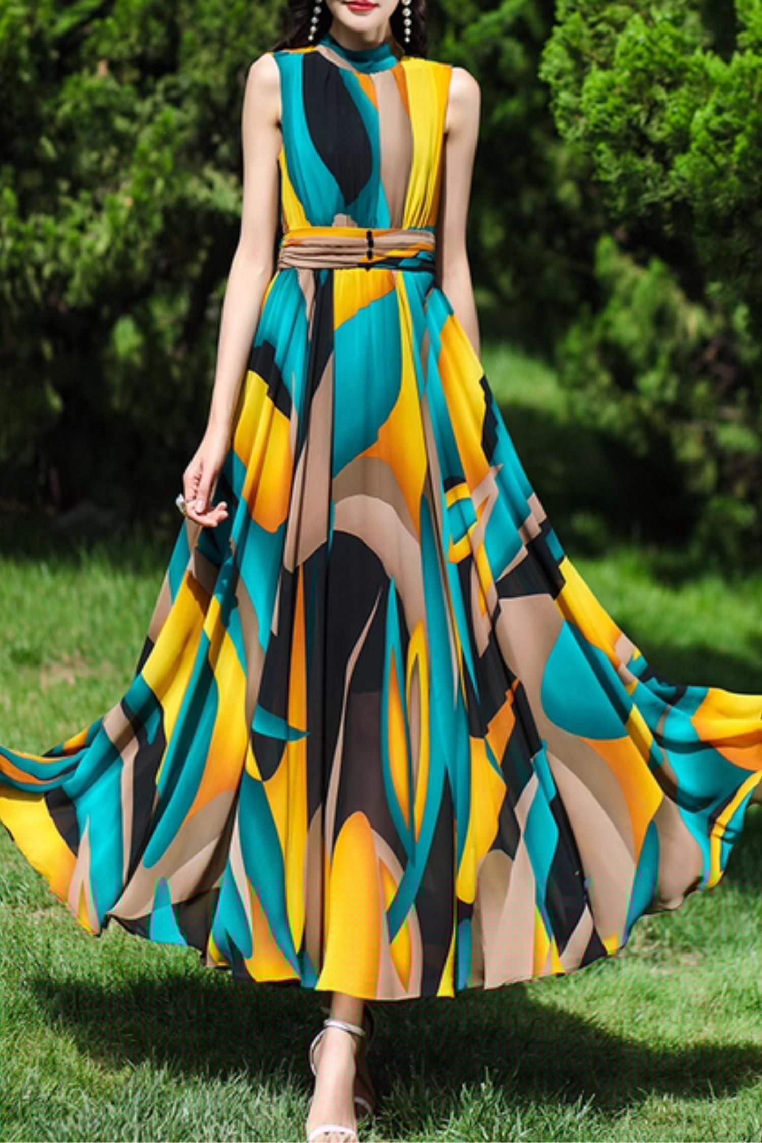 Bohemian Maxi Beach Dress – Sleeveless Summer Flow with Fitted Waist