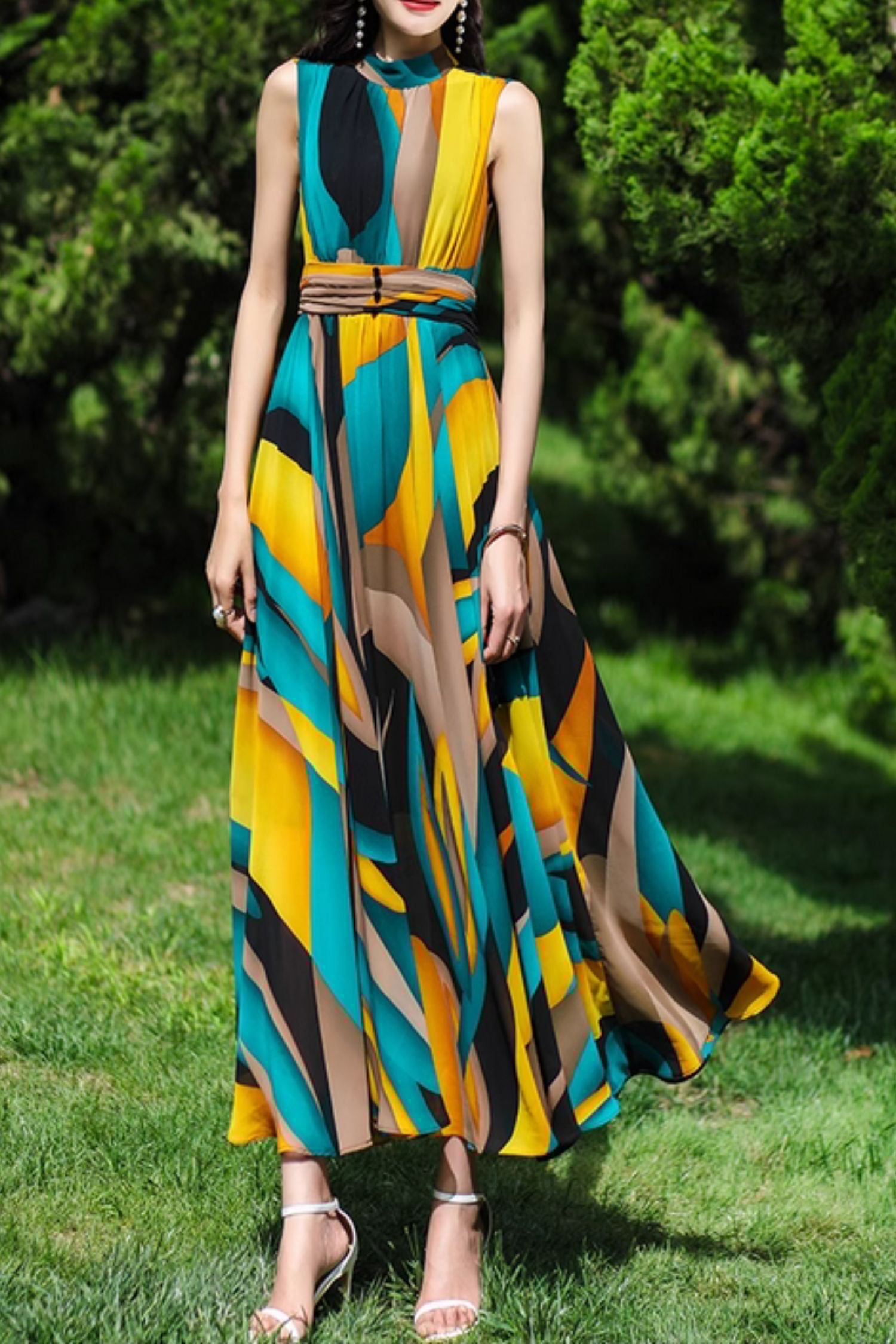 Bohemian Maxi Beach Dress – Sleeveless Summer Flow with Fitted Waist