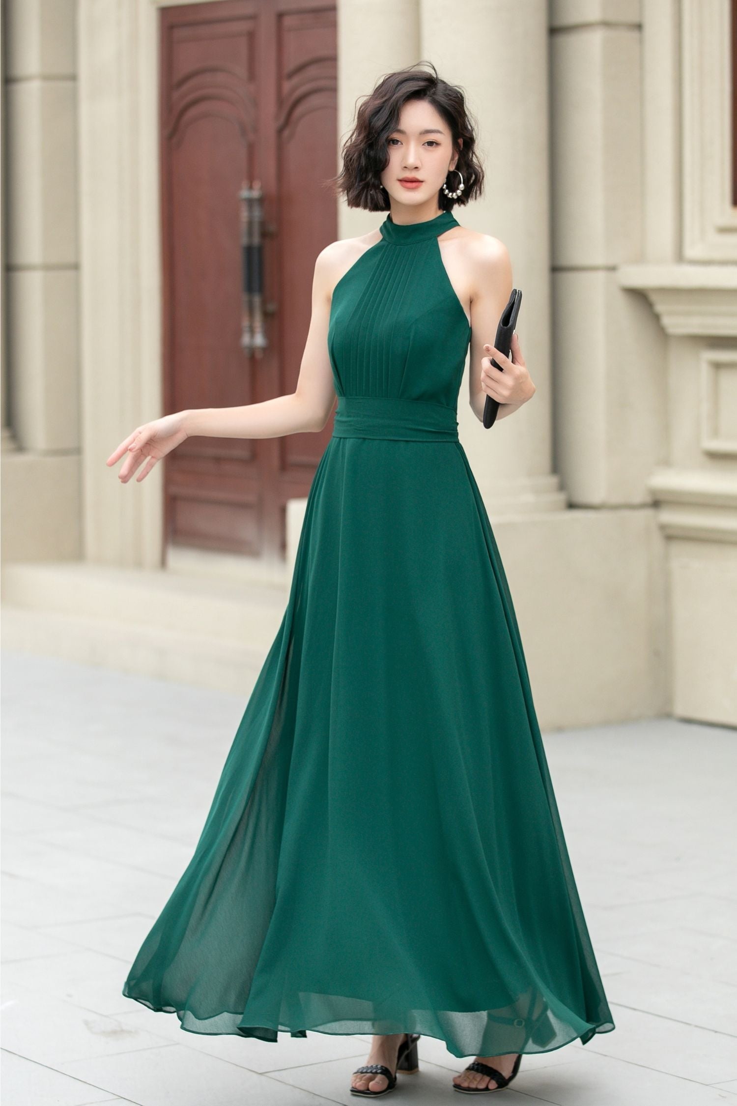 Dark Green Halter Maxi Dress – Elegant Sleeveless Summer Party Look