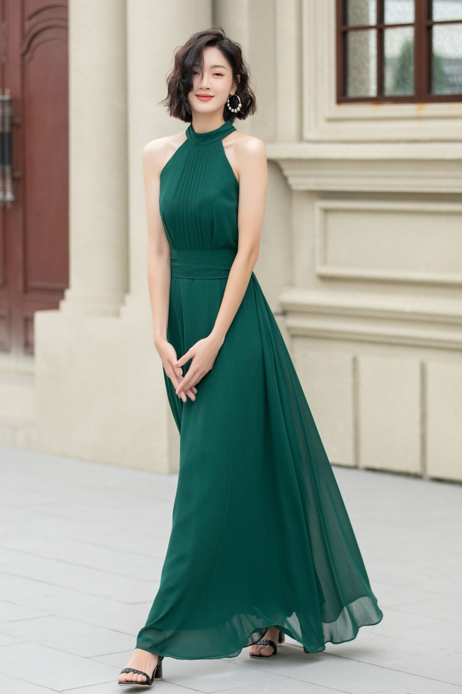 Dark Green Halter Maxi Dress – Elegant Sleeveless Summer Party Look