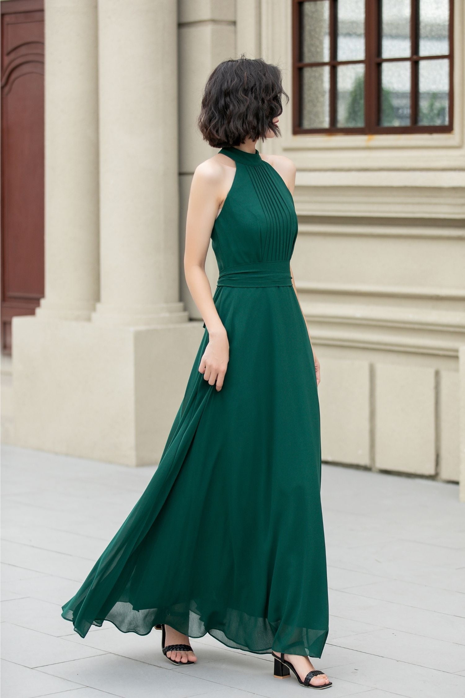 Dark Green Halter Maxi Dress – Elegant Sleeveless Summer Party Look