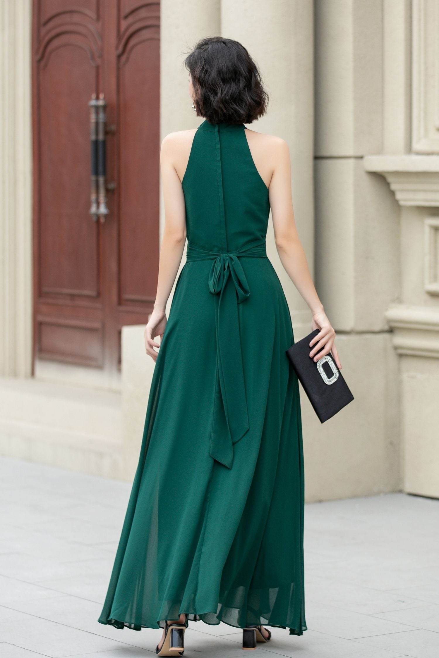 Dark Green Halter Maxi Dress – Elegant Sleeveless Summer Party Look