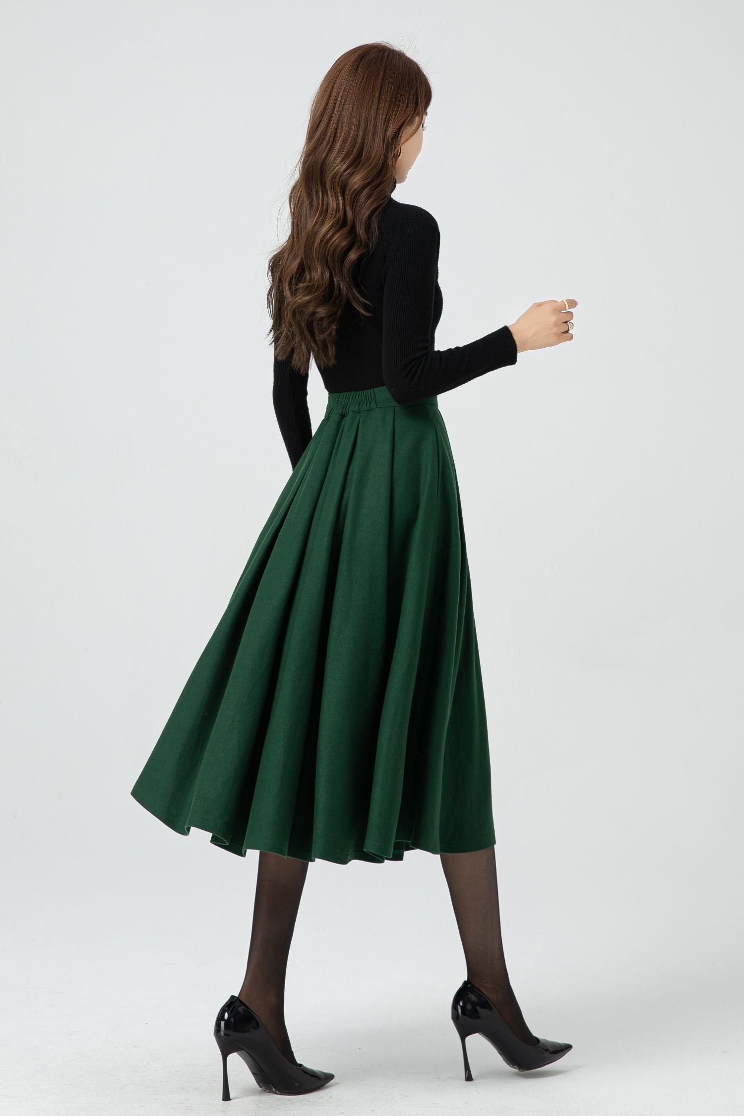 Button-Front Wool Midi Skirt – Green High-Waisted Winter Style