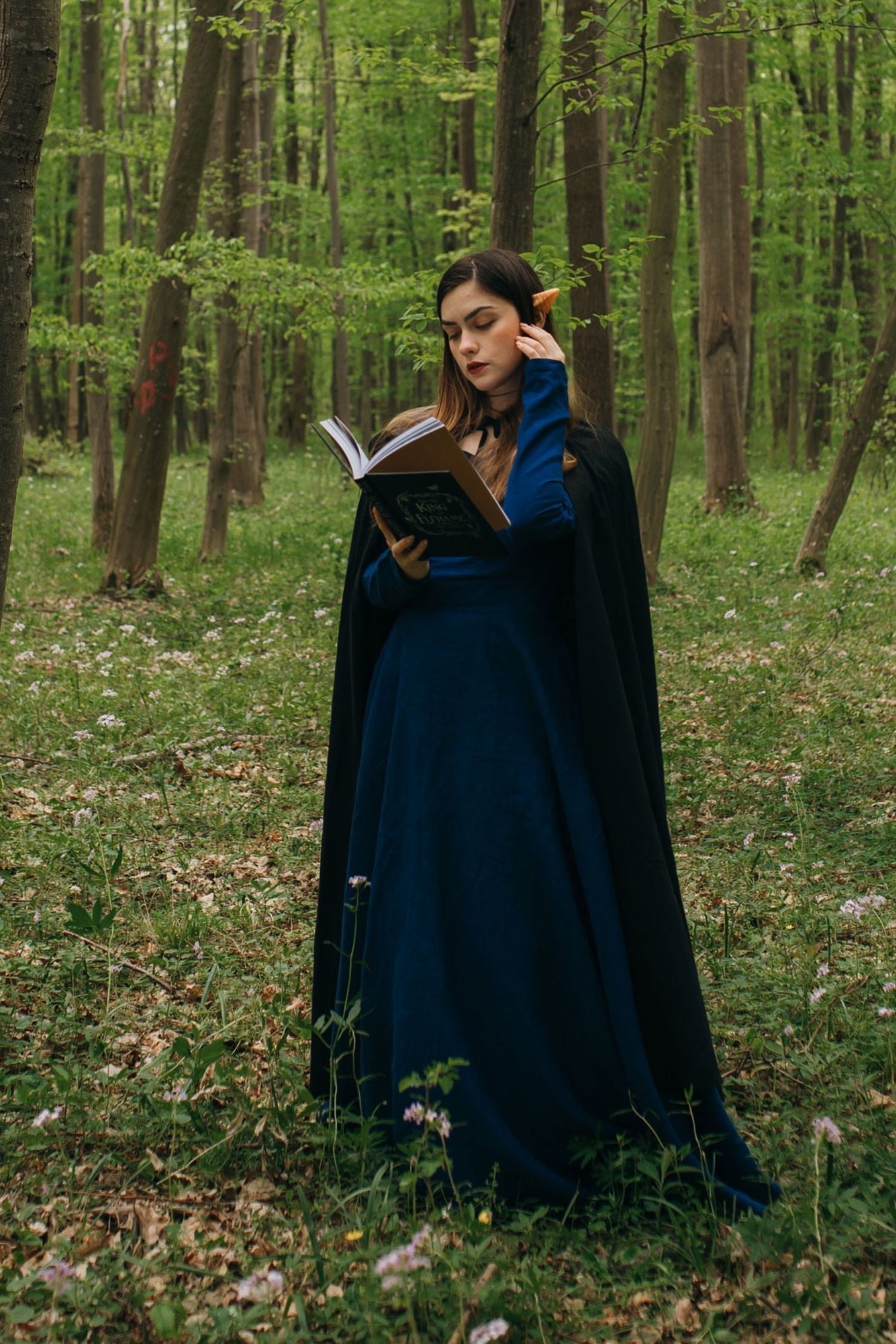 Linen Long Sleeve Maxi Dress – Renaissance-Inspired Fit with Pockets