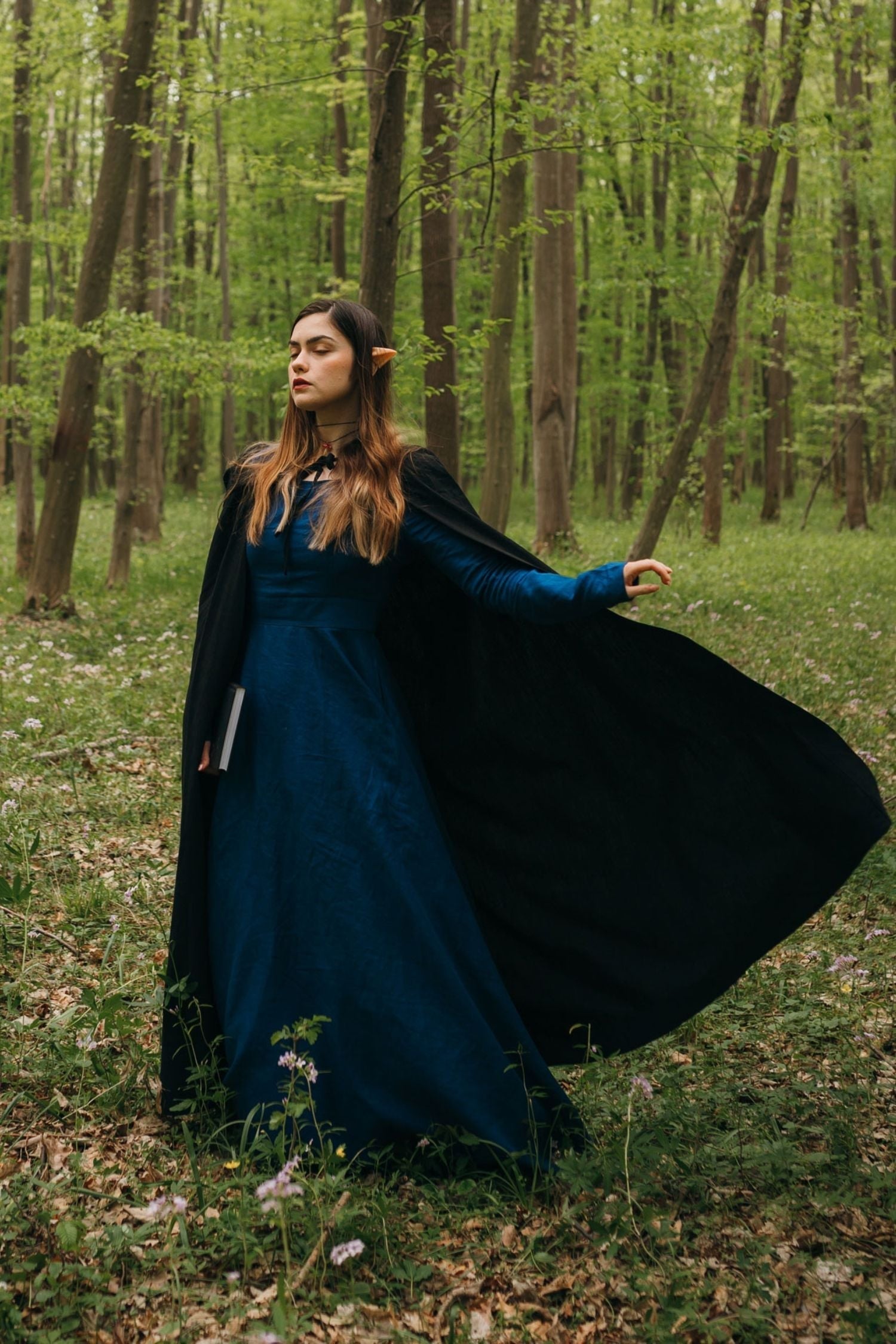 Linen Long Sleeve Maxi Dress – Renaissance-Inspired Fit with Pockets