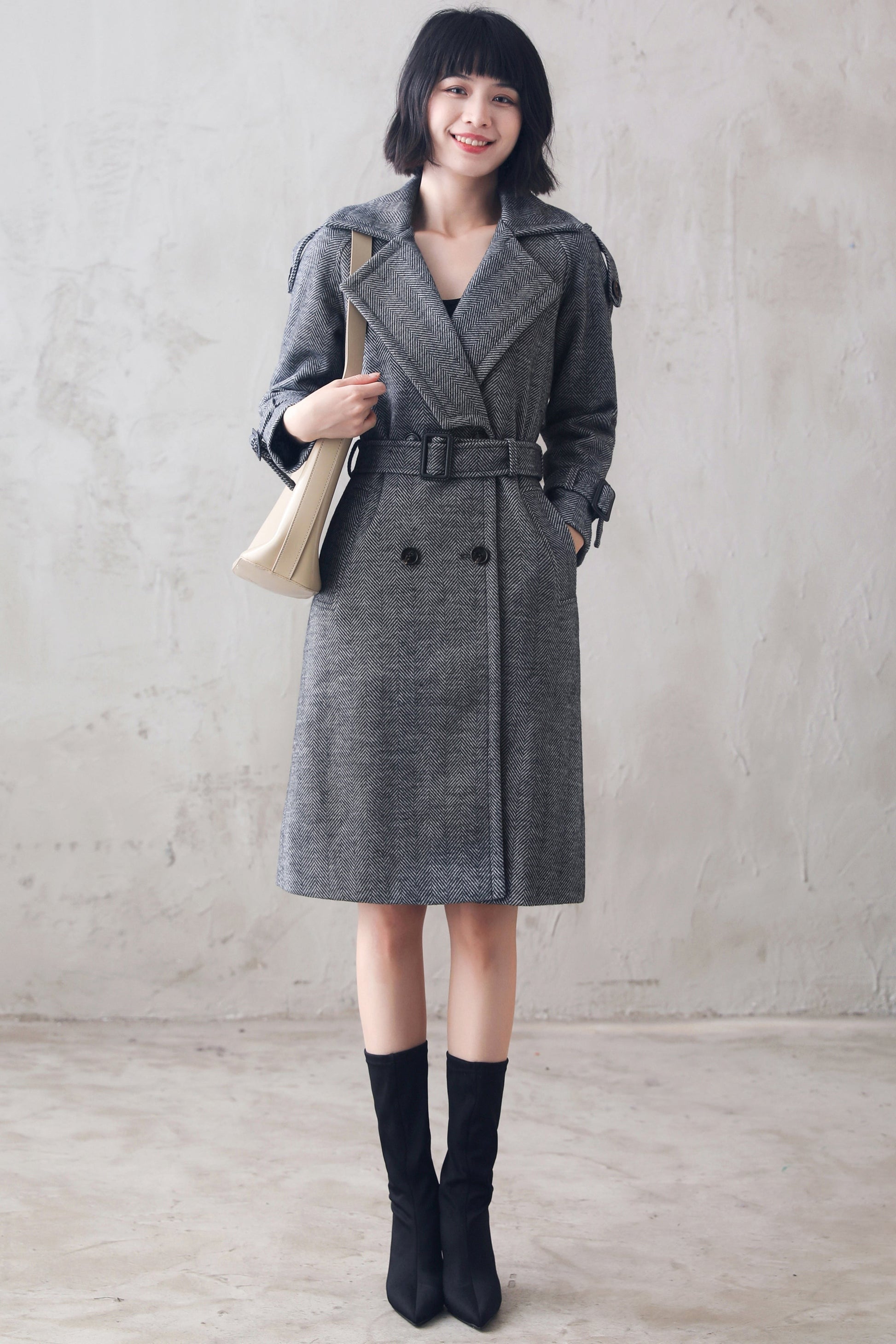 Tailored Herringbone Wool Coat – Belted Double-Breasted
