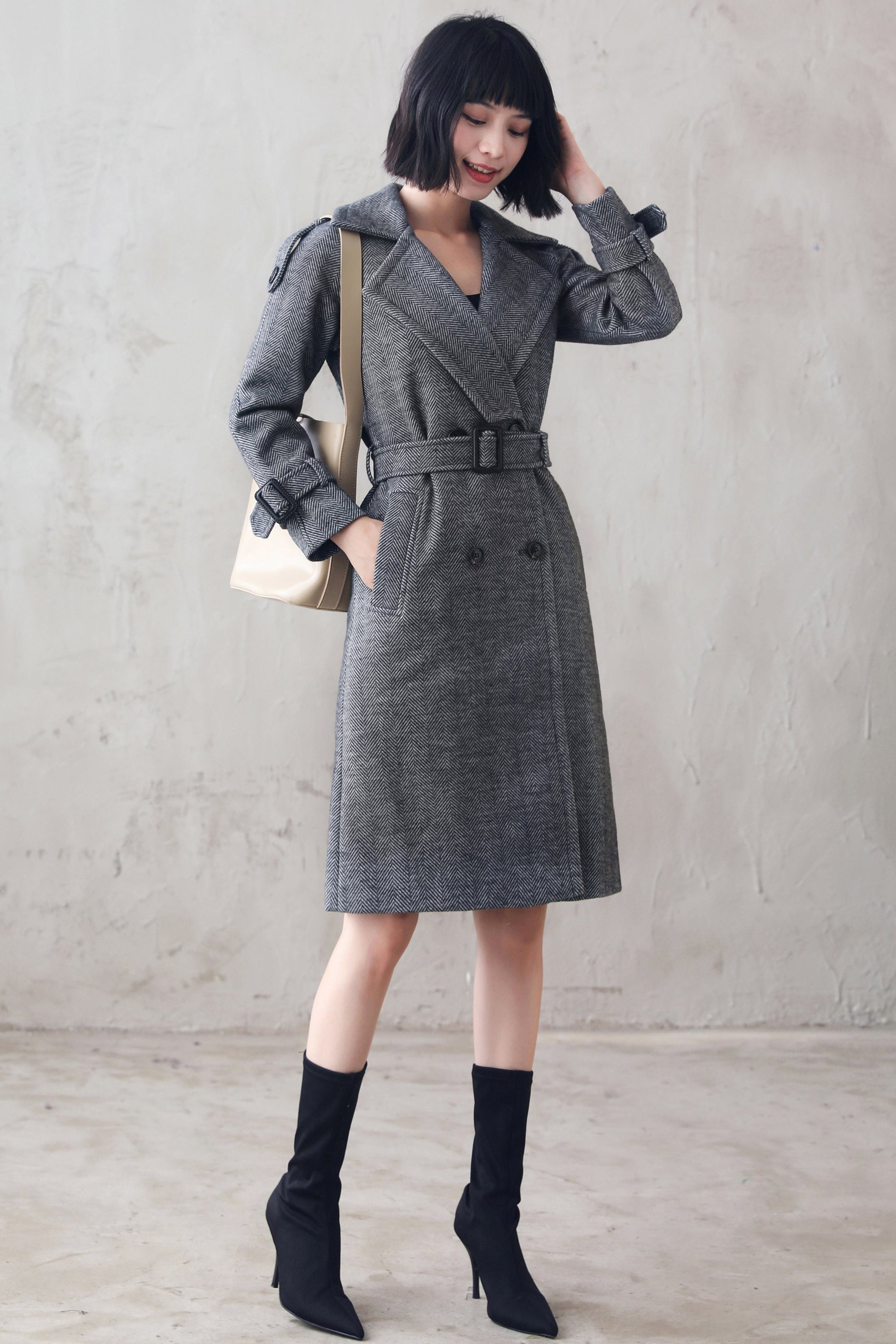 Tailored Herringbone Wool Coat – Belted Double-Breasted