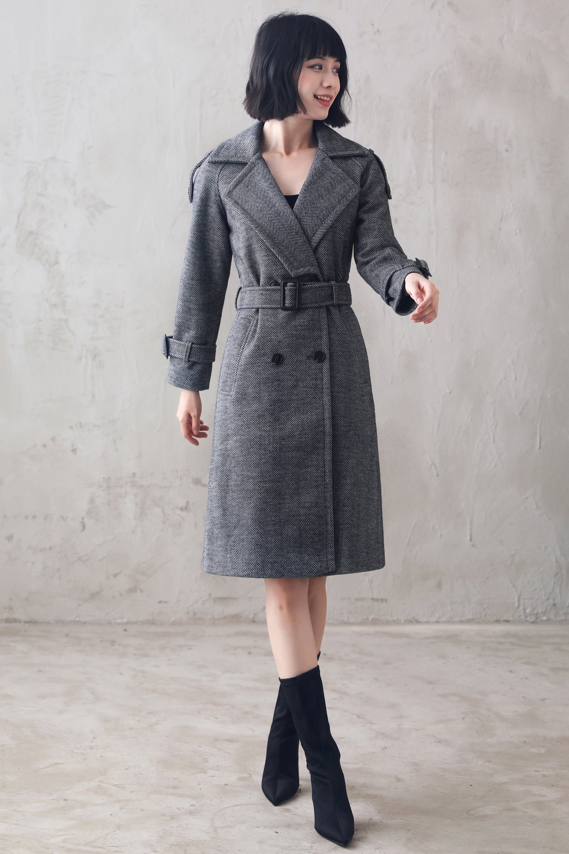 Tailored Herringbone Wool Coat – Belted Double-Breasted